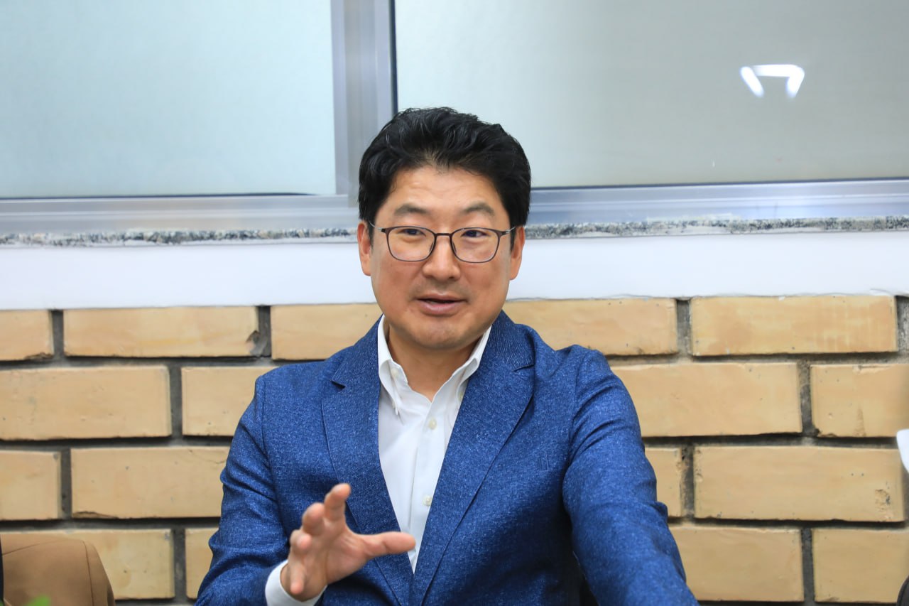 Strengthening International Collaboration in AI & Education