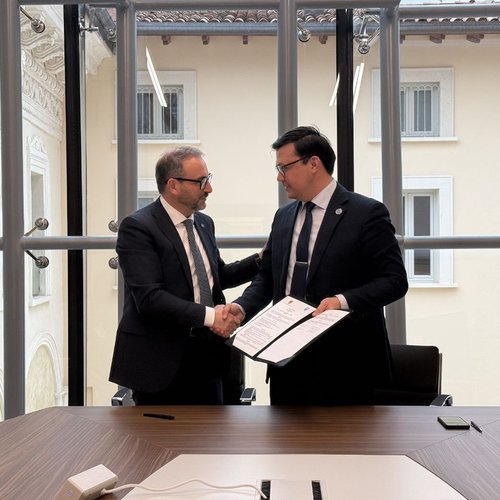 19 февраля 2026 года в Риме делегация Kimyo International University in Tashkent (KIUT) во главе с ректором, профессором Акмалом Балтаевичем Аллакуллиевым, совершила официальный визит в один из ведущих университетов Европы — Sapienza Università di Roma (Q