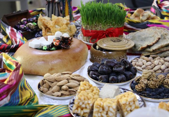 С праздниками Рамазан хайит и Навруз