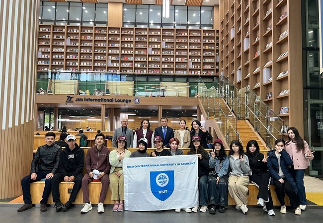 В рамках программы академической мобильности была организована выездная встреча со студентами Kimyo International University in Tashkent, обучающимися в течение одного семестра в Южной Корее, в частности в Jeonbuk National University.
