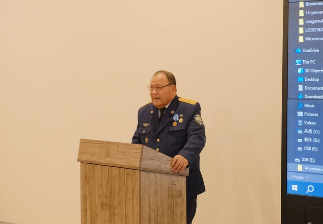 Ватан ҳимоячилари кунига бағишланган маънавий-маърифий тадбир  14 январь — Ватан ҳимоячилари куни арафасида Тошкент Кимё халқаро университетида талабалар учун тантанали маънавий-маърифий тадбир ташкил этилди. Унда Ўзбекистон Республикаси Ички ишлар вазирл