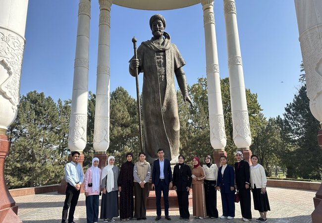 Adiblar ruhi bilan sug‘orilgan ma’naviy sayohat!