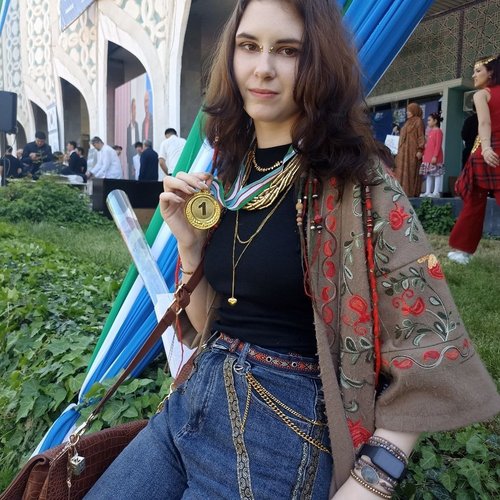 According to the final results of the International Traditional Fine and Applied Arts Festival, students who demonstrated outstanding performance in the Painting direction were awarded gold medals