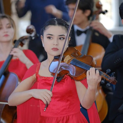 A concert program of the “Bravo” orchestra was organized for students of Kimyo International University in Tashkent