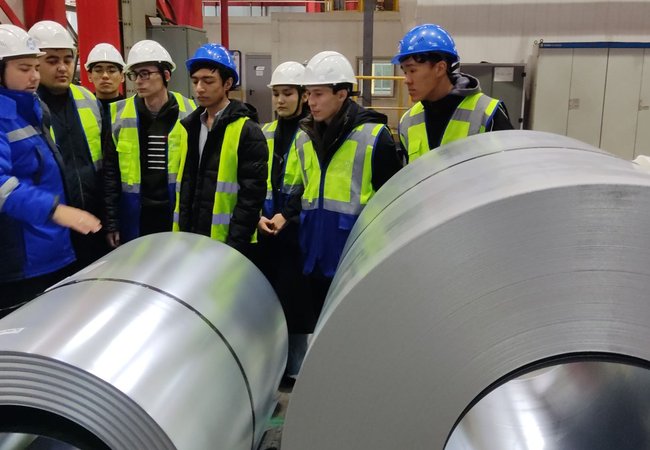 Toshkent Kimyo xalqaro universitetining “Energetika va amaliy fanlar” hamda “Mashinasozlik” kafedralari hamkorligida “Raqamli ishlab chiqarish va texnologiyalarni loyihalash” va “Ishlab chiqarish” fanlari bo‘yicha olingan nazariy bilimlarni amaliyotda qo‘