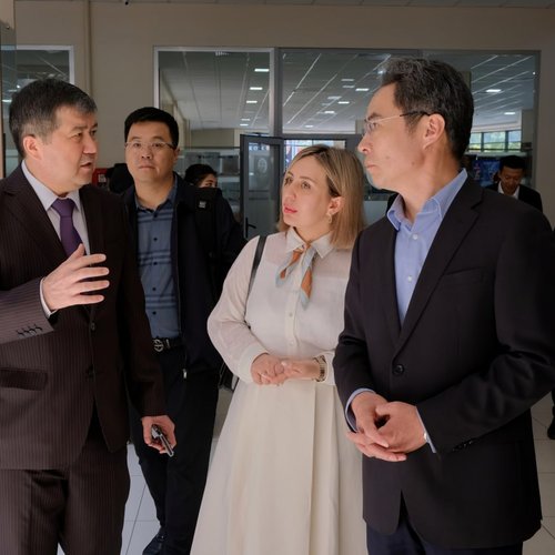 A delegation from China visited Kimyo International University in Tashkent