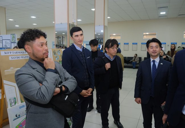 В Ташкентском международном университете Кимё совместно с RIDM состоялась официальная церемония открытия выставки архитектуры, интерьера и ландшафтного дизайна «Kelajak Bunyodkorlari»