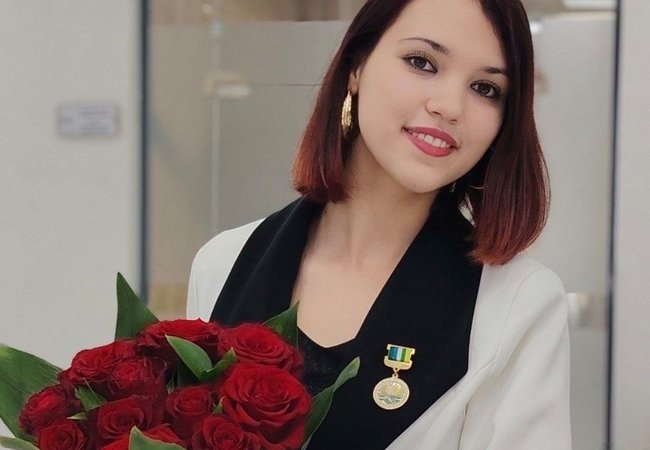 Награждена нагрудным знаком «Дружба народов»