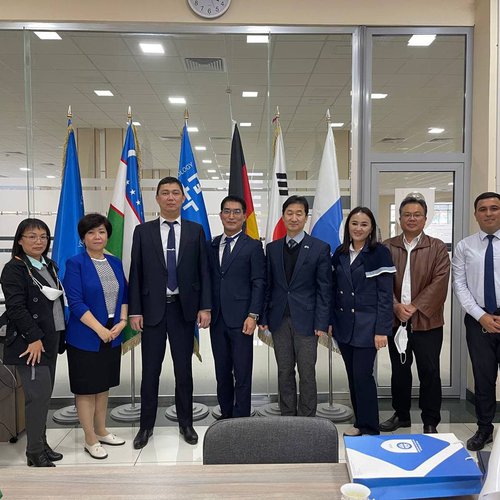 Peng Joo Man, director of the Education Center of the Republic of Korea, visited the Yeoju Technical Institute in Tashkent
