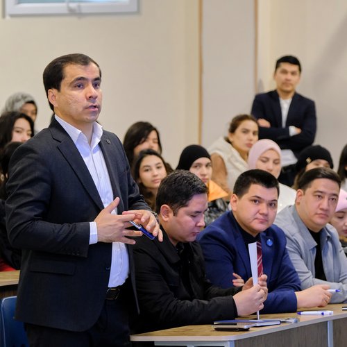 The Director of the Aloqaventures Venture Fund, Sukhrob G‘aybullayev, conducted a seminar-training on “Startup and Venture Ecosystem” for students of the Business and Finance School at Kimyo International University in Tashkent