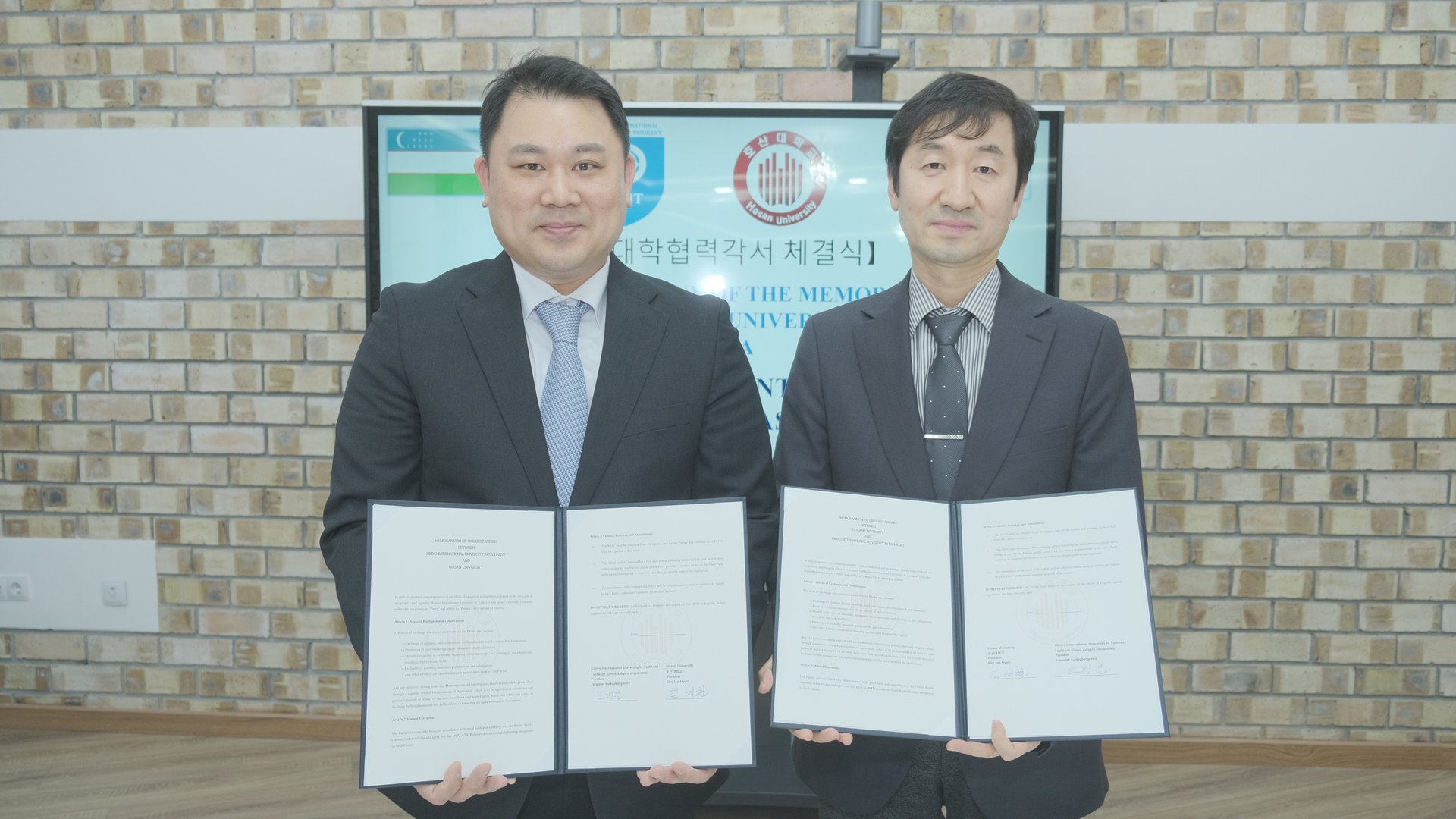 The scale of international cooperation between our university and a number of universities in South Korea is expanding. The scale of international cooperation between our university and a number of universities in South Korea is expanding.
