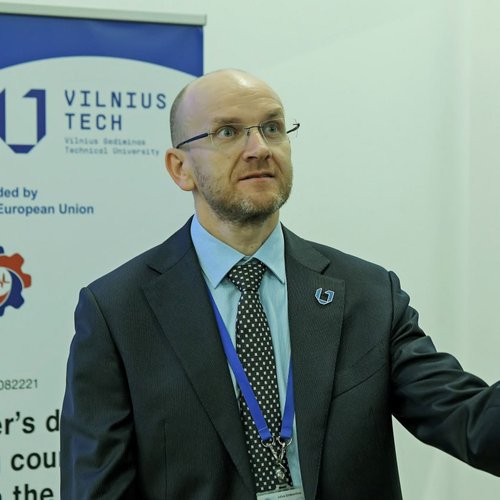 Преподаватели направления машиностроительных технологий Ташкентский Международный Университет Кимё в Вильнюсском техническом университете Гедиминаса в Литве