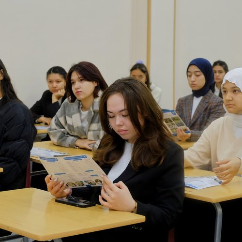 “Vosiq International School”