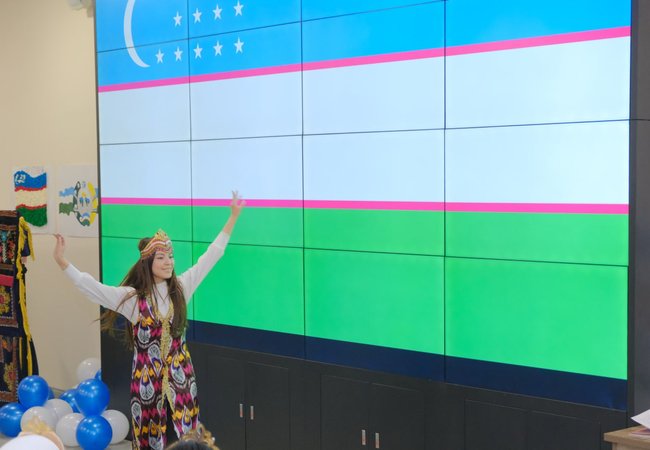 On November 20, 2025, in celebration of the 34th anniversary of the adoption of the State Flag of the Republic of Uzbekistan, first-year students of the Primary Education program organized a literary and artistic event titled “My Flag – My Pride, My Honor