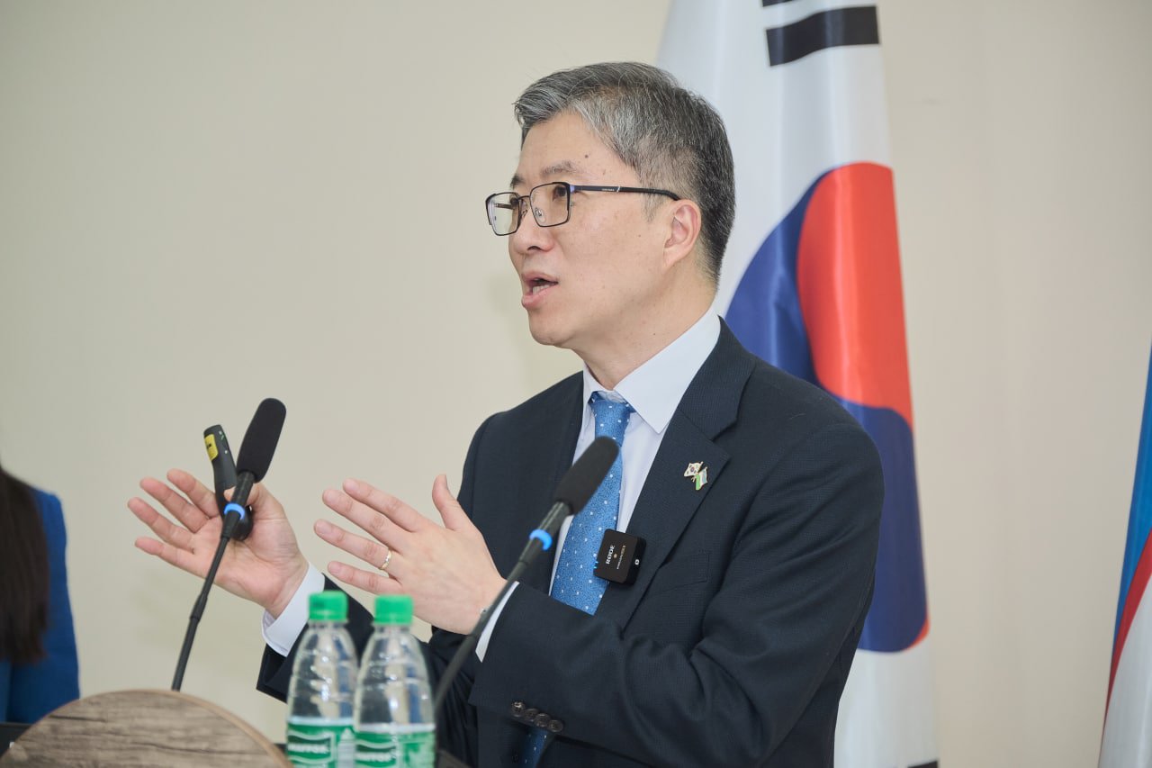 Ambassador of the Republic of Korea to Uzbekistan Kim Hee Sang visited the Kimyo International University in Tashkent. Ambassador of the Republic of Korea to Uzbekistan Kim Hee Sang visited the Kimyo International University in Tashkent.
