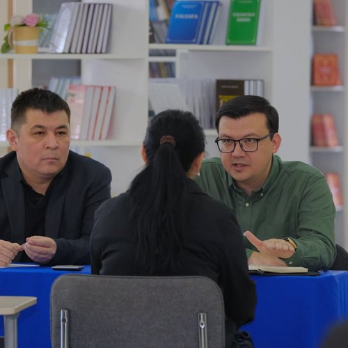 В Ташкентском международном университете Кимё состоялась открытая встреча ректора А. Аллакуллиева со студентами