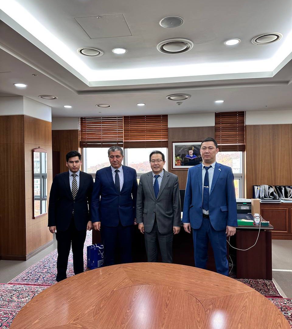 Yesterday, an official delegation headed by the founder of the Kimyo International University in Tashkent A.Vakhobov and the rector J.Kudaybergenov arrived in South Korea. Yesterday, an official delegation headed by the founder of the Kimyo International University in Tashkent A.Vakhobov and the rector J.Kudaybergenov arrived in South Korea.