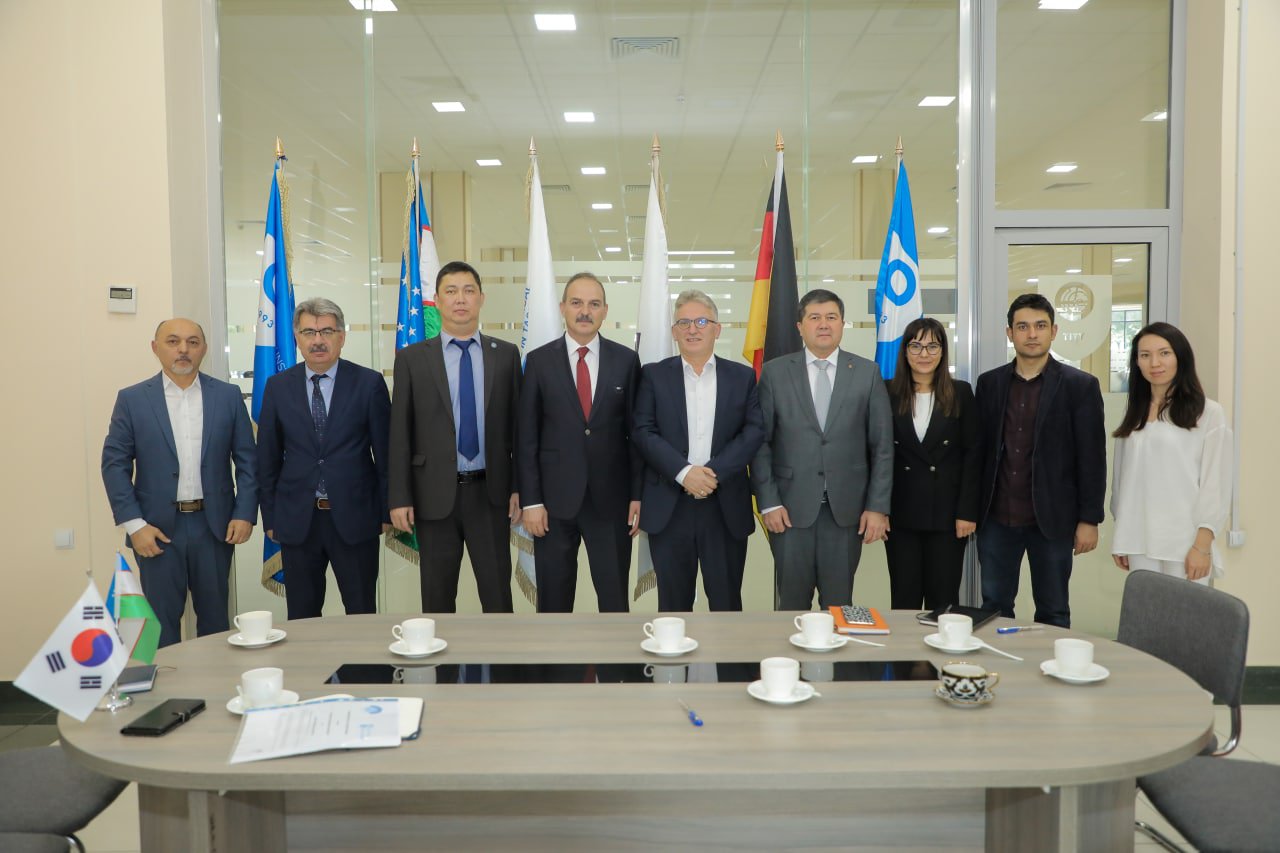 On October 3 this year, our institute was visited by representatives of Necmettin Erbocan University of the Republic of Turkey On October 3 this year, our institute was visited by representatives of Necmettin Erbocan University of the Republic of Turkey
