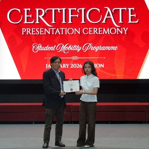 Photo highlights from the award ceremony for students who successfully completed the mobility program at INTI — a Malaysian partner of Kimyo xalqaro universiteti